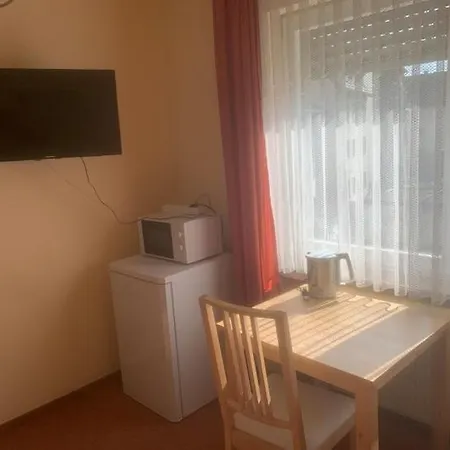 1 Bett In Ehemaligem Fuer Kurz Oder Lang Апартаменты