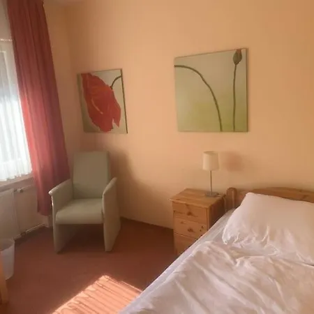 1 Bett In Ehemaligem Fuer Kurz Oder Lang Зиген